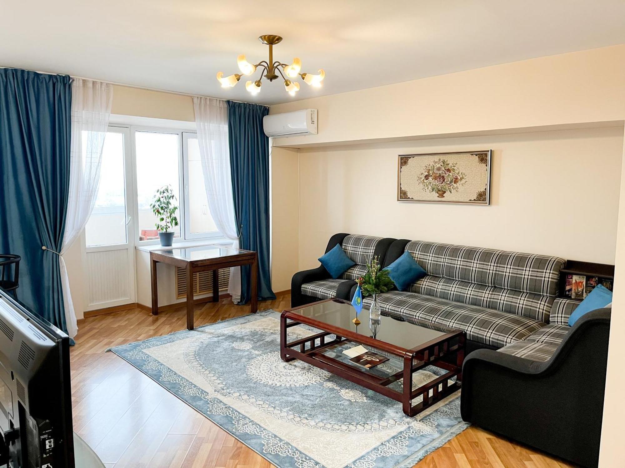Золотой Квадрат 60 Кв2 Apartment Алма Ата Екстериор снимка